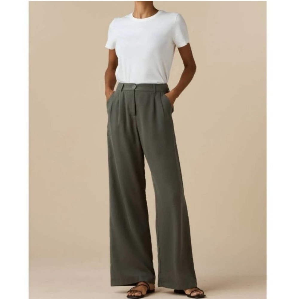 Vetta The Wide Leg Trouser in Green size 6